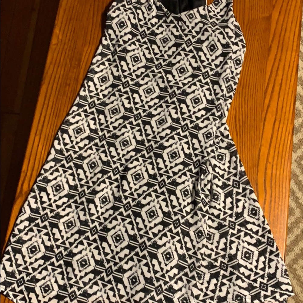 Sundress - Picture 2 of 4